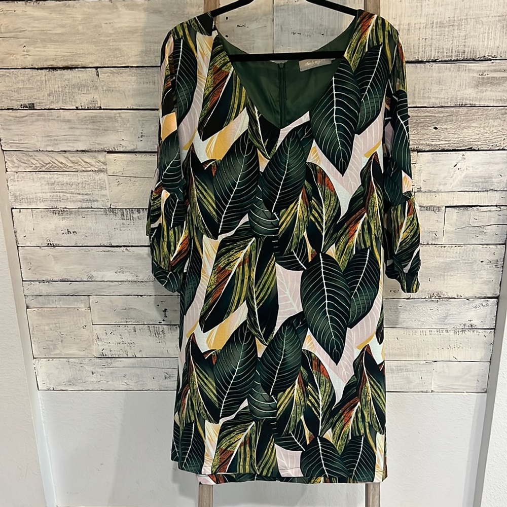 BEAUTIFUL Tropical Dress.